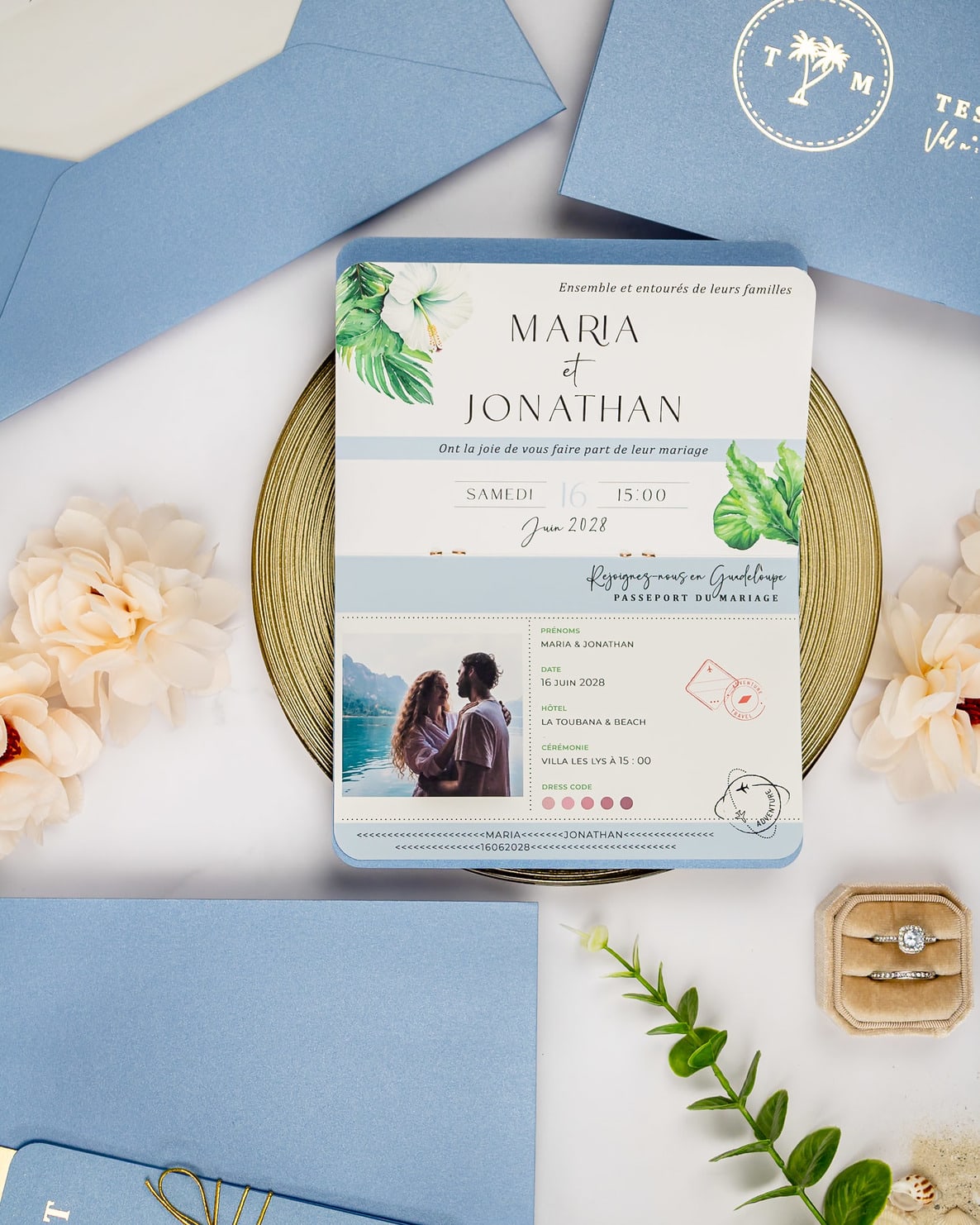 "Baya - Passeport" - Faire-part de mariage passeport, wedding destination, chic, original et romantique avec dorure or - Création Luxe Carterie Studio