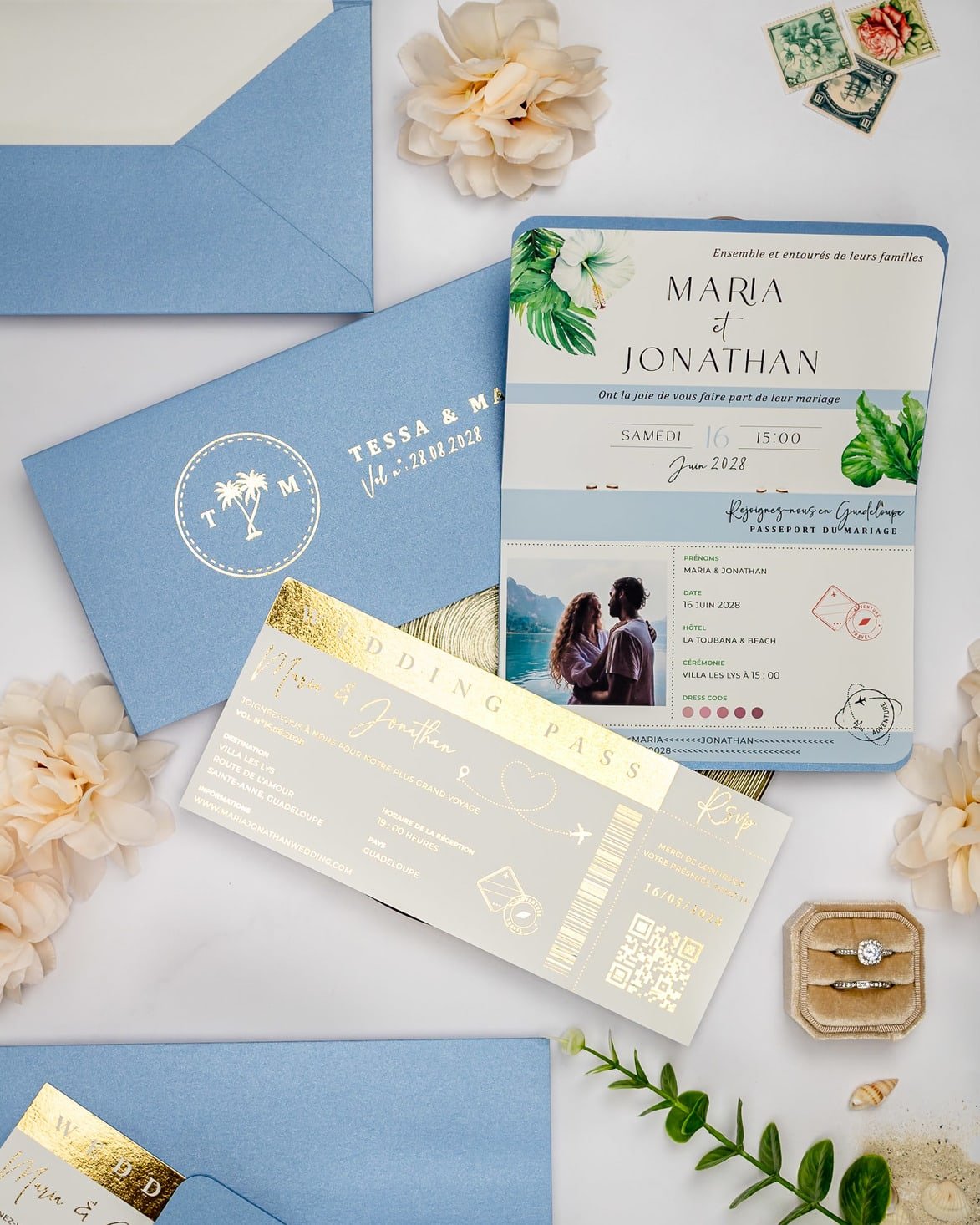 "Baya - Passeport" - Faire-part de mariage passeport, wedding destination, chic, original et romantique avec dorure or - Création Luxe Carterie Studio