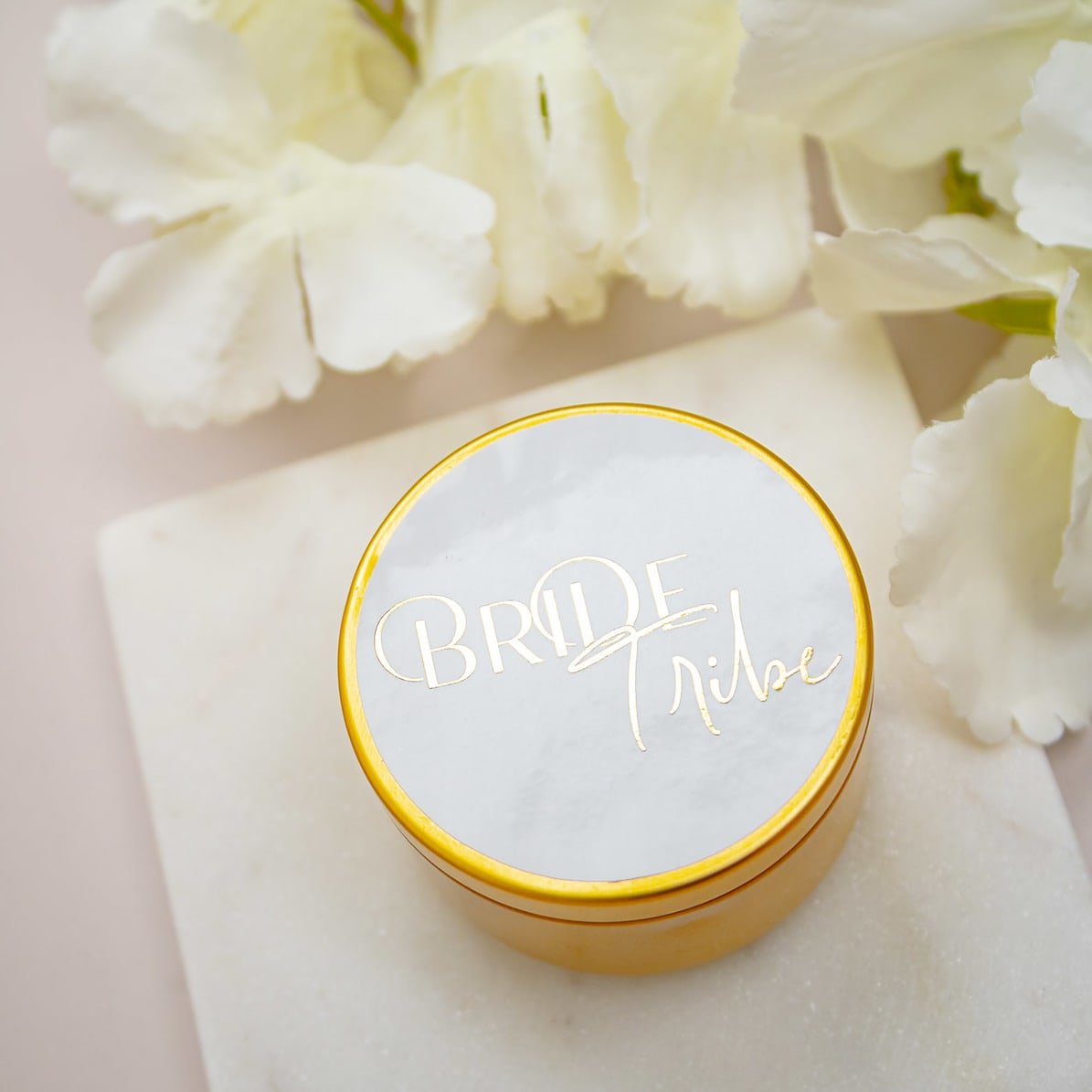 "Bride Tribe - Sticker" - Sticker EVJF sur mesure – Bride Tribe - Accessoire chic pour enterrement de vie de jeune fille – Papeterie de mariage moderne – Wedding stationery - Création Luxe Carterie Studio