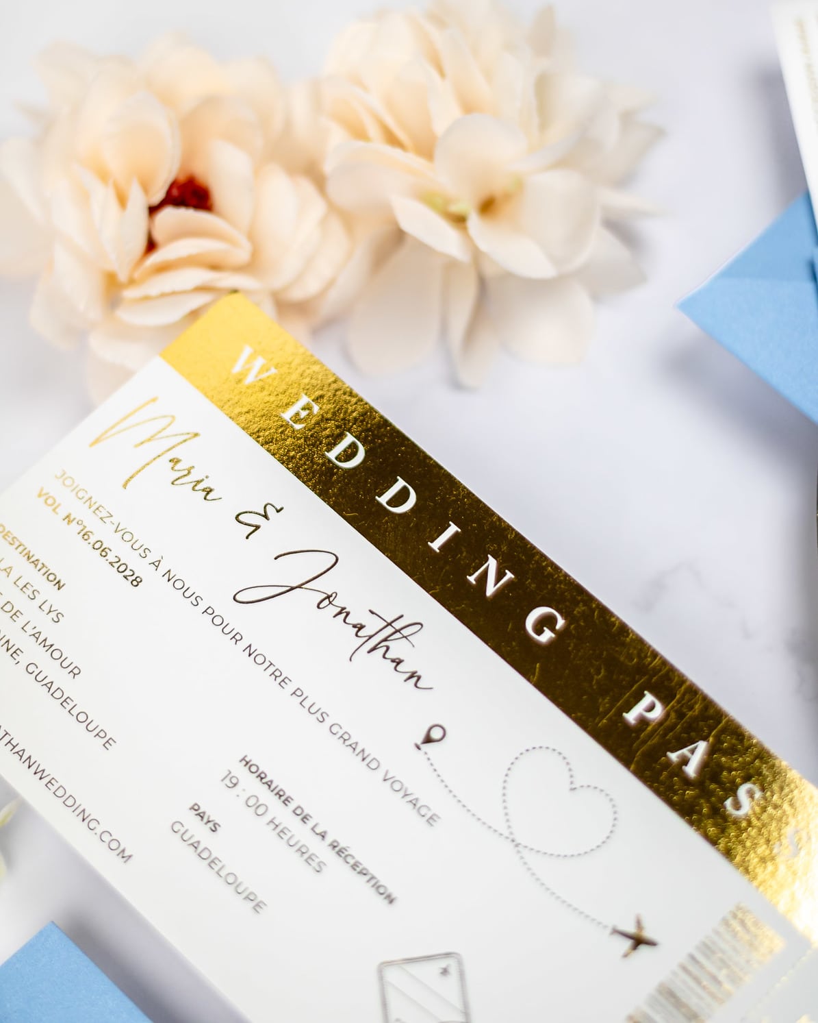 "Baya - Passeport" - Faire-part de mariage passeport, wedding destination, chic, original et romantique avec dorure or - Création Luxe Carterie Studio