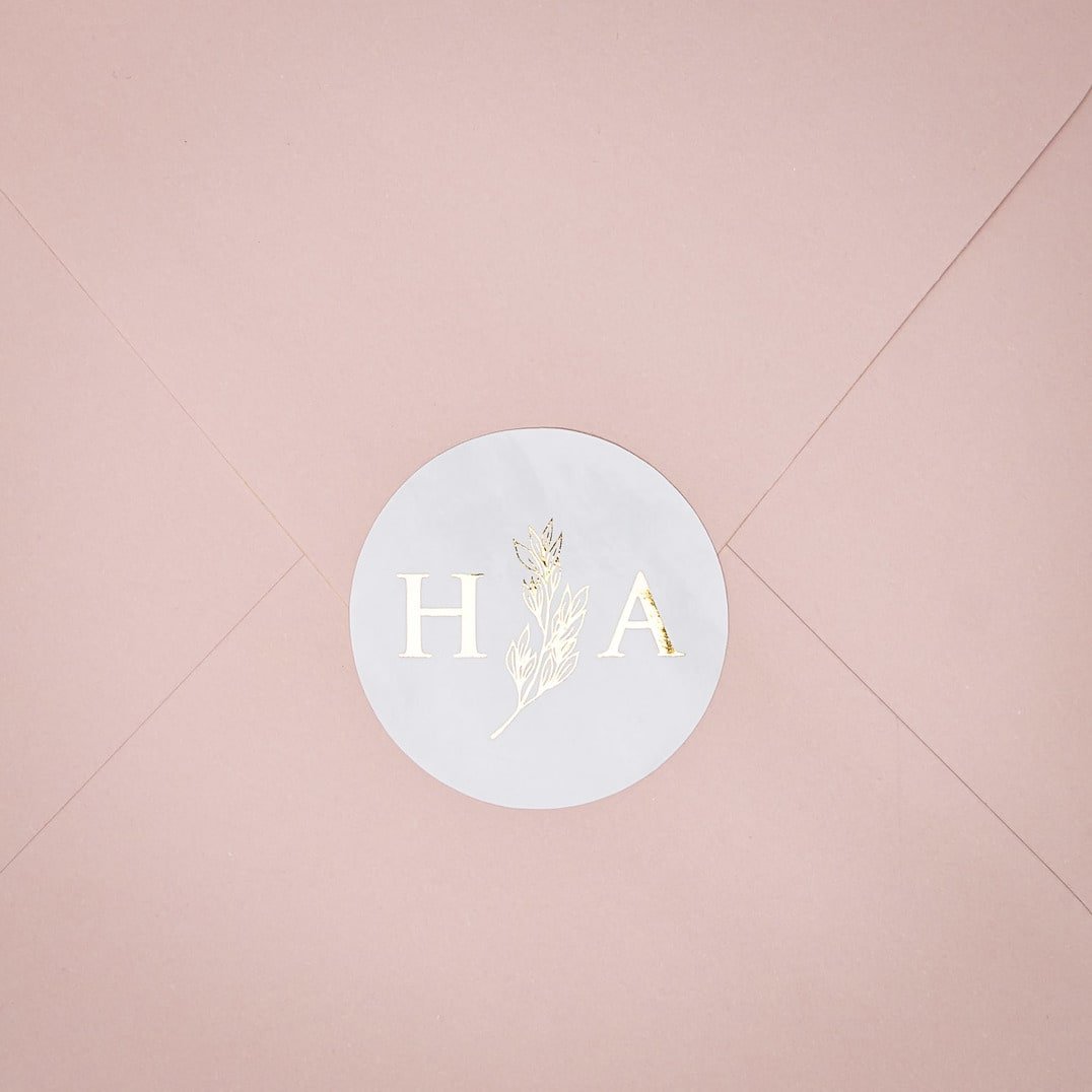 "Gréta - Sticker" - Faire-part de mariage chic, élégant et romantique avec dorure or - Wedding stationery - Création Luxe Carterie Studio