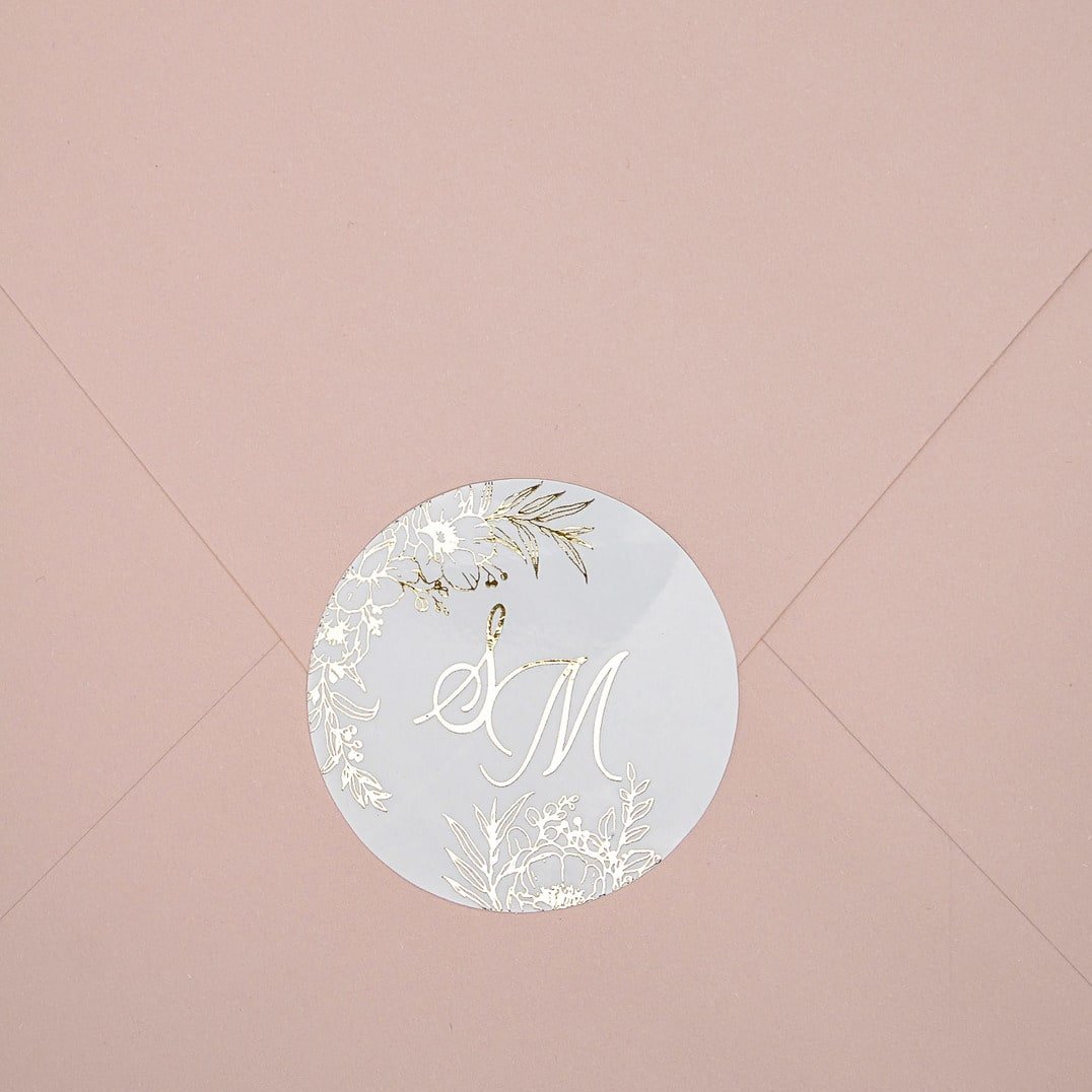 "Kénia - Sticker" - Faire-part de mariage chic, élégant et romantique avec dorure or - Wedding stationery - Création Luxe Carterie Studio