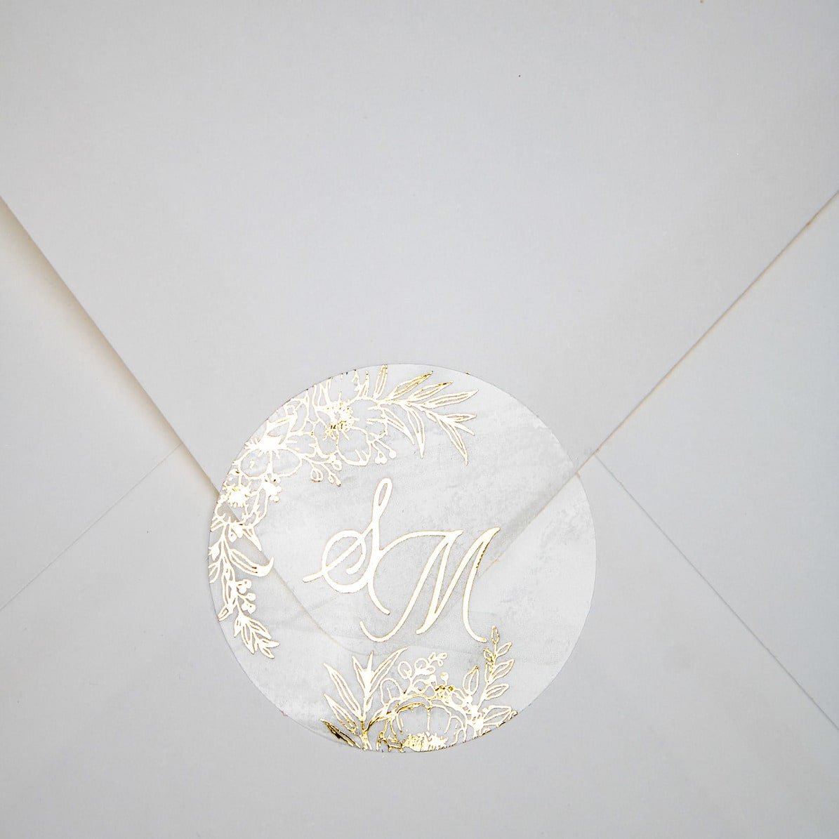 "Kénia - Sticker" - Faire-part de mariage chic, élégant et romantique avec dorure or - Wedding stationery - Création Luxe Carterie Studio