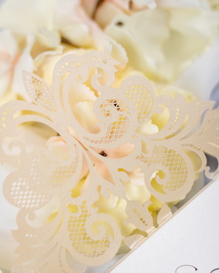 "Lys" - Faire-part de mariage laser cut élégant et romantique avec dorure or - Wedding stationery - Création Luxe Carterie Studio