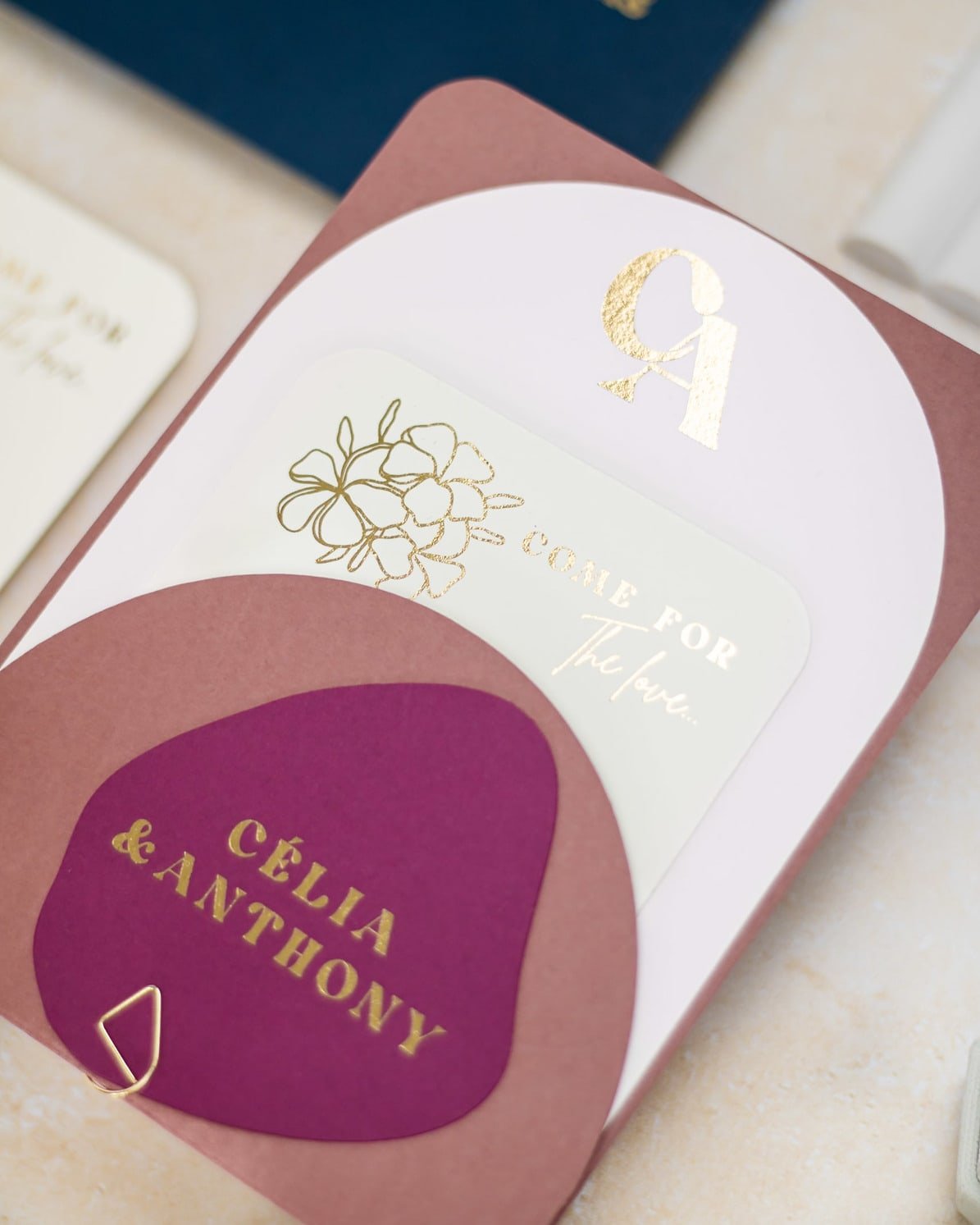 "Nacre" - Faire-part de mariage moderne, chic et élégant avec dorure or – Wedding stationery - Création Luxe Carterie Studio