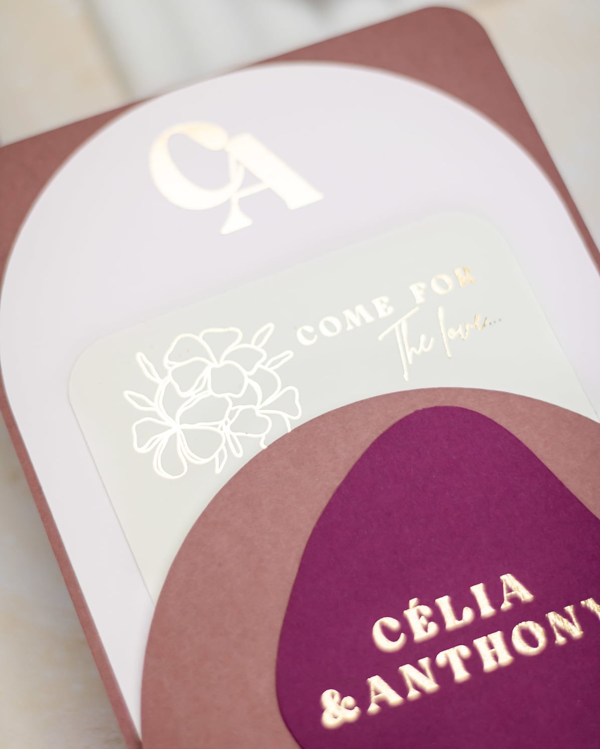 "Nacre" - Faire-part de mariage moderne, chic et élégant avec dorure or – Wedding stationery - Création Luxe Carterie Studio