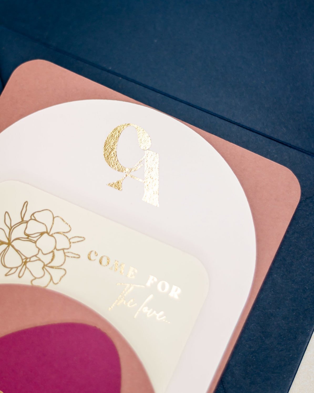 "Nacre" - Faire-part de mariage moderne, chic et élégant avec dorure or – Wedding stationery - Création Luxe Carterie Studio