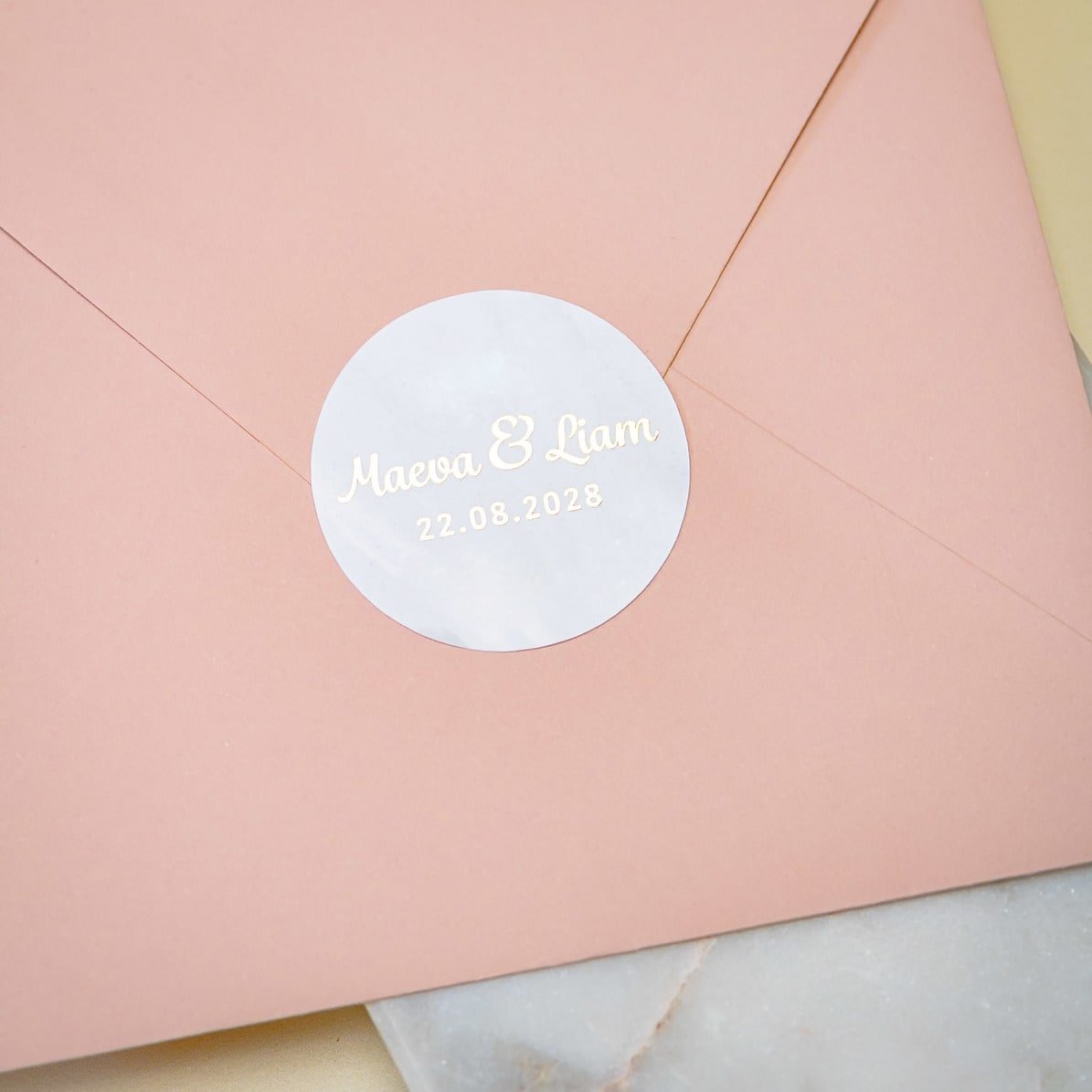 "Uma - Sticker" - Faire-part de mariage chic, élégant et romantique avec dorure or - Wedding stationery - Création Luxe Carterie Studio