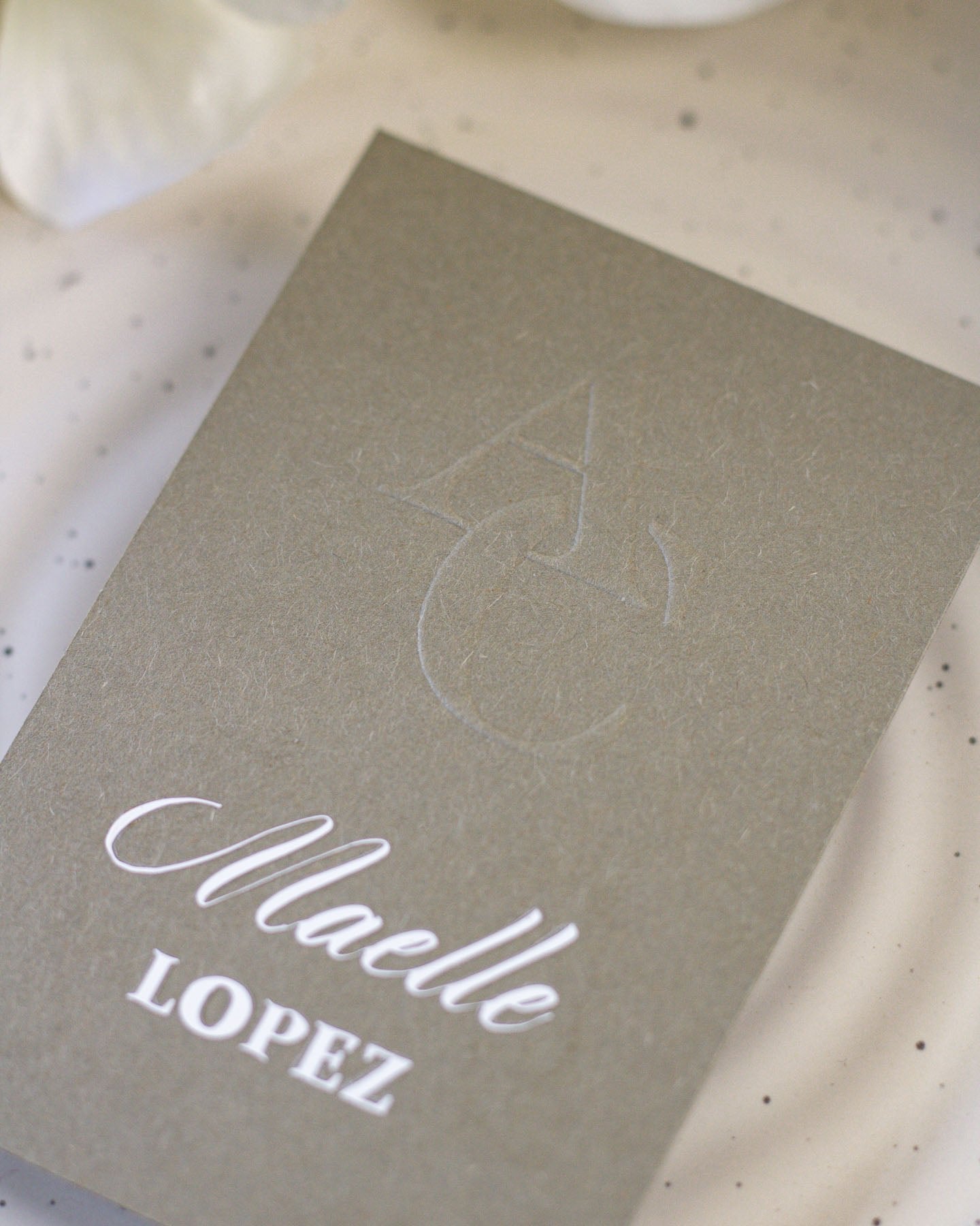 Clara - Marque - place - Marque - place - Luxe Carterie Studio