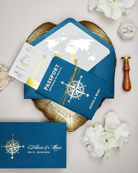 "Donya - Passeport" - Faire-part de mariage passeport, wedding destination, chic, original et romantique avec dorure or - Création Luxe Carterie Studio