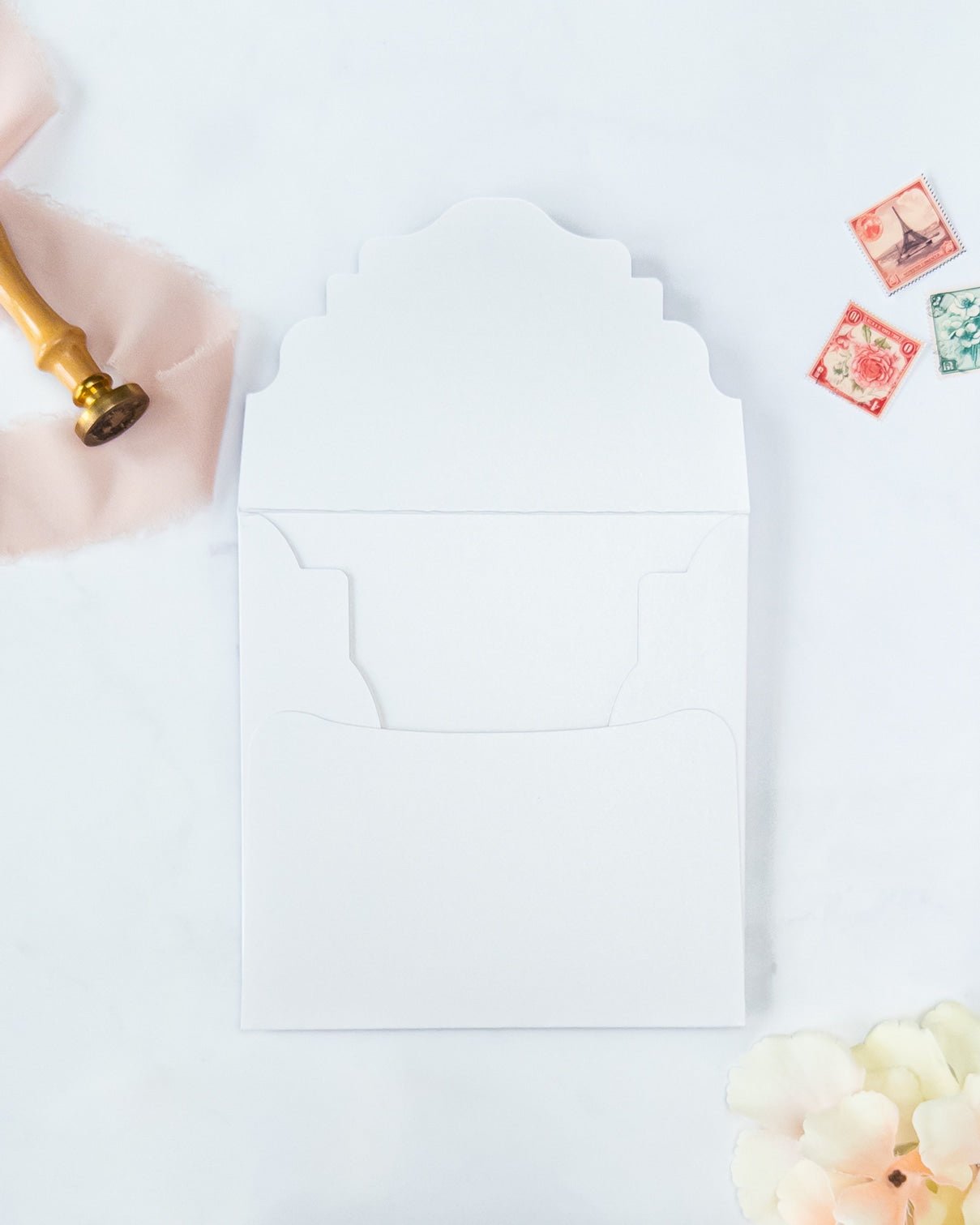 ELORA - Enveloppe épaisse Initiales - Enveloppe - 12 cm x 16.5 cm - Luxe Carterie Studio