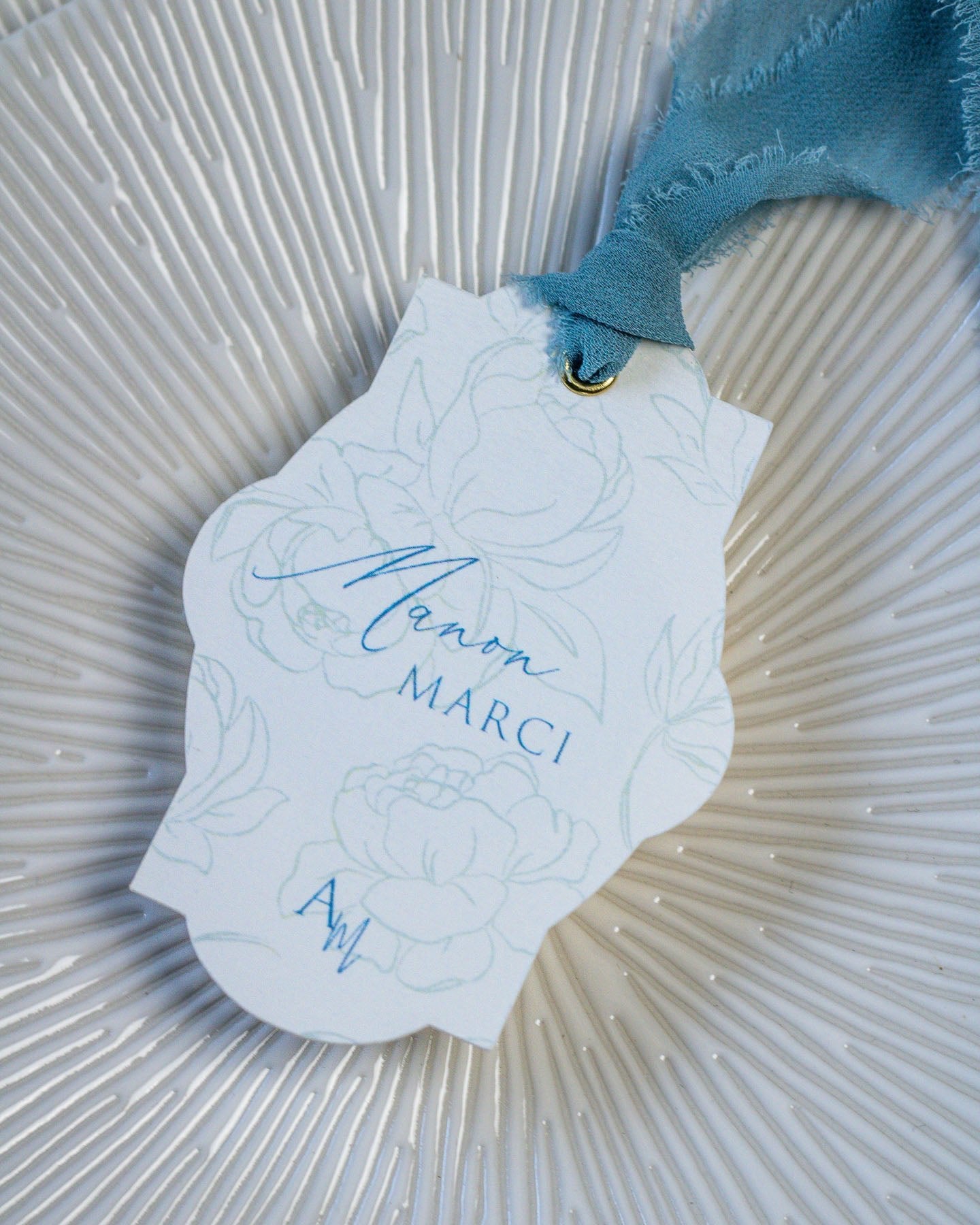 Ena - Marque - place - Marque - place - Luxe Carterie Studio