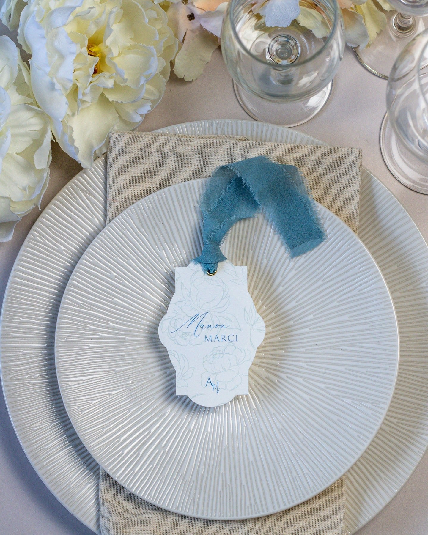 Ena - Marque - place - Marque - place - Luxe Carterie Studio