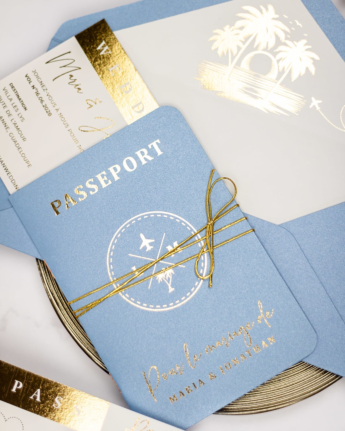 "Baya - Passeport" - Faire-part de mariage passeport, wedding destination, chic, original et romantique avec dorure or - Création Luxe Carterie Studio