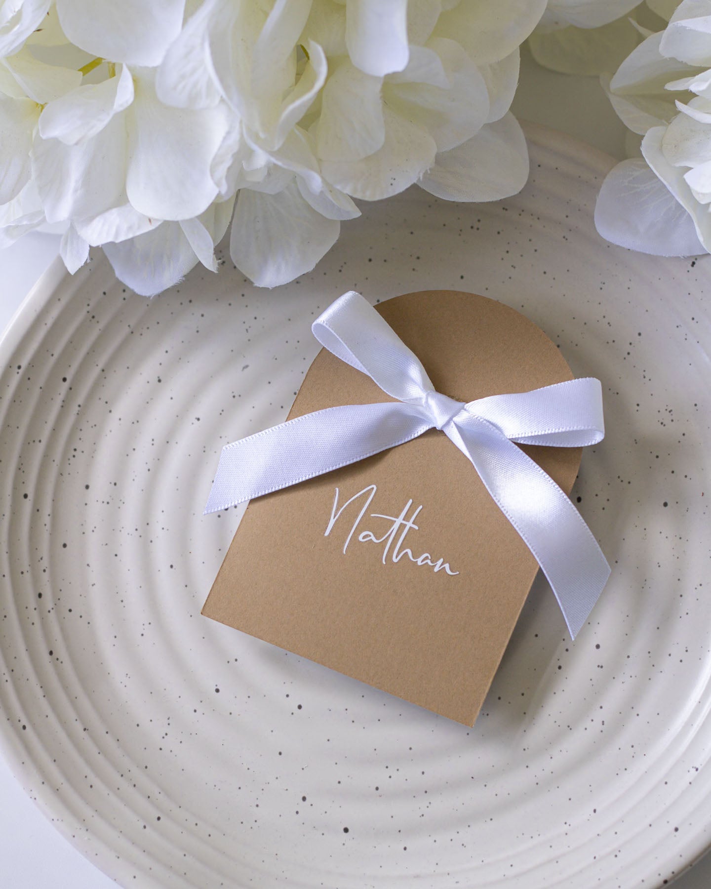 Kelly - Marque - place - Marque - place - Luxe Carterie Studio