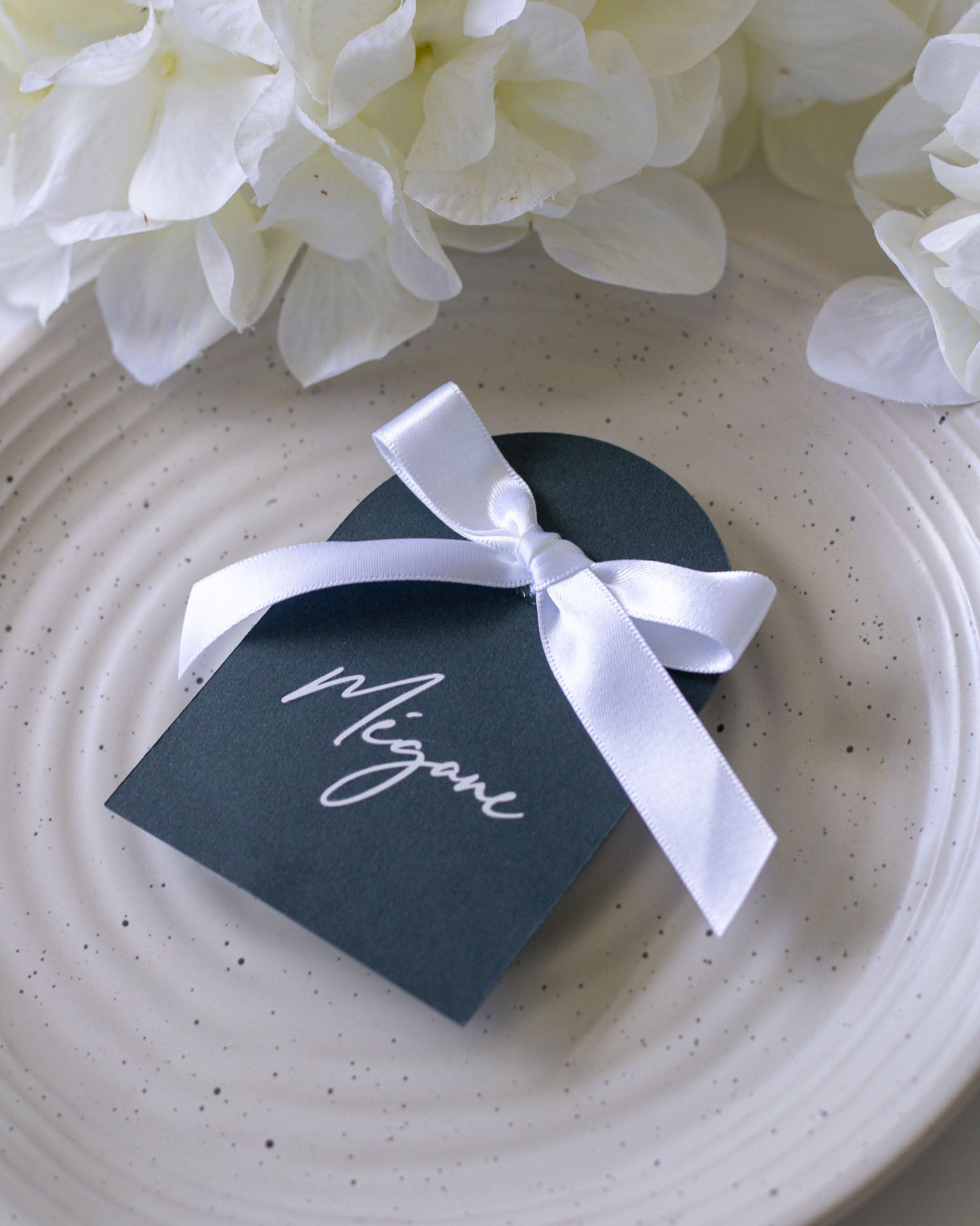 Kelly - Marque - place - Marque - place - Luxe Carterie Studio