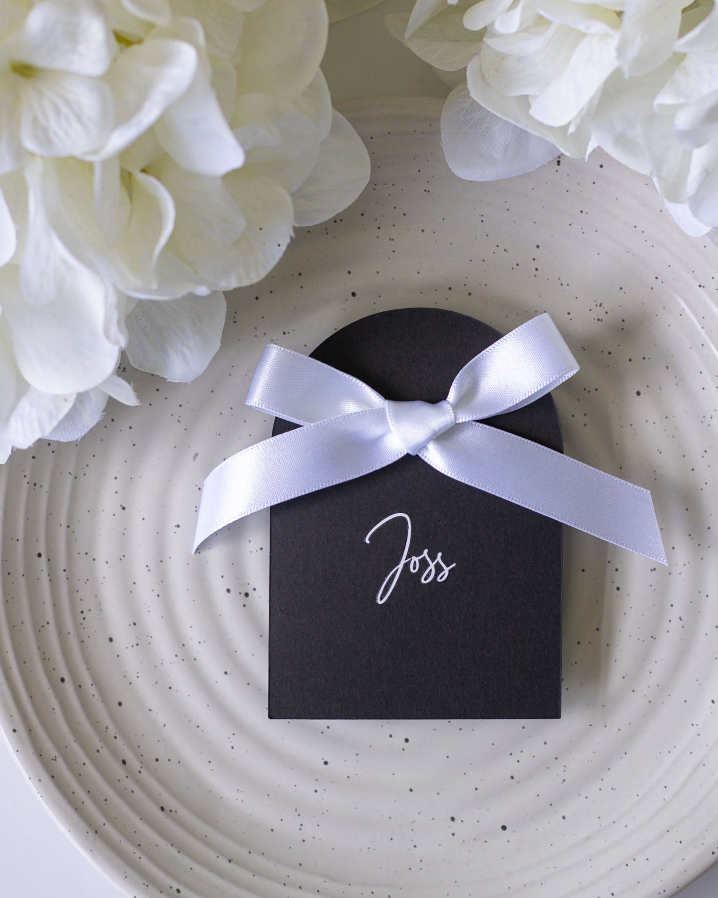 Kelly - Marque - place - Marque - place - Luxe Carterie Studio
