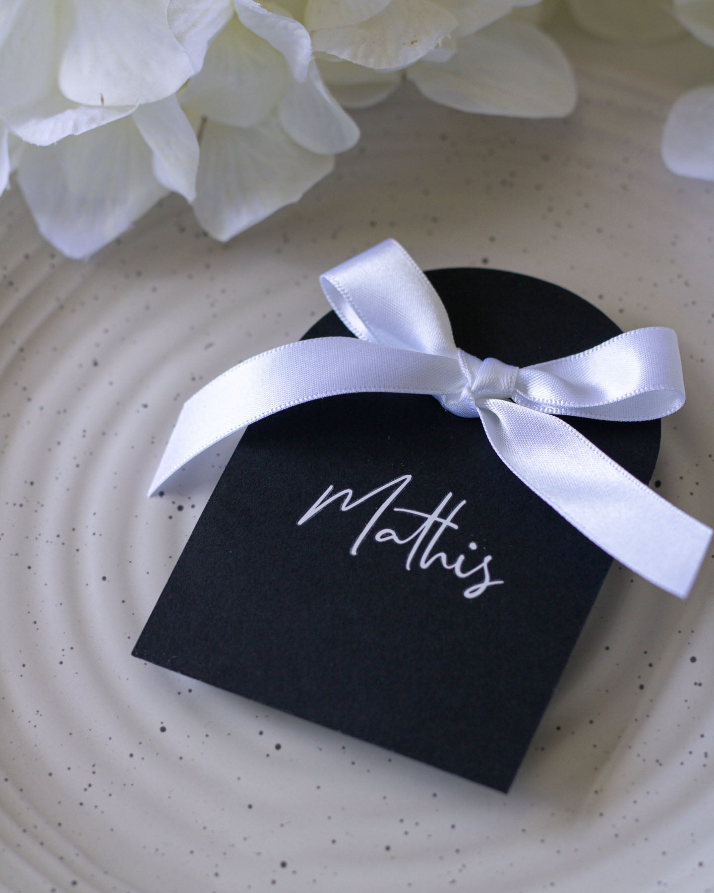 Kelly - Marque - place - Marque - place - Luxe Carterie Studio
