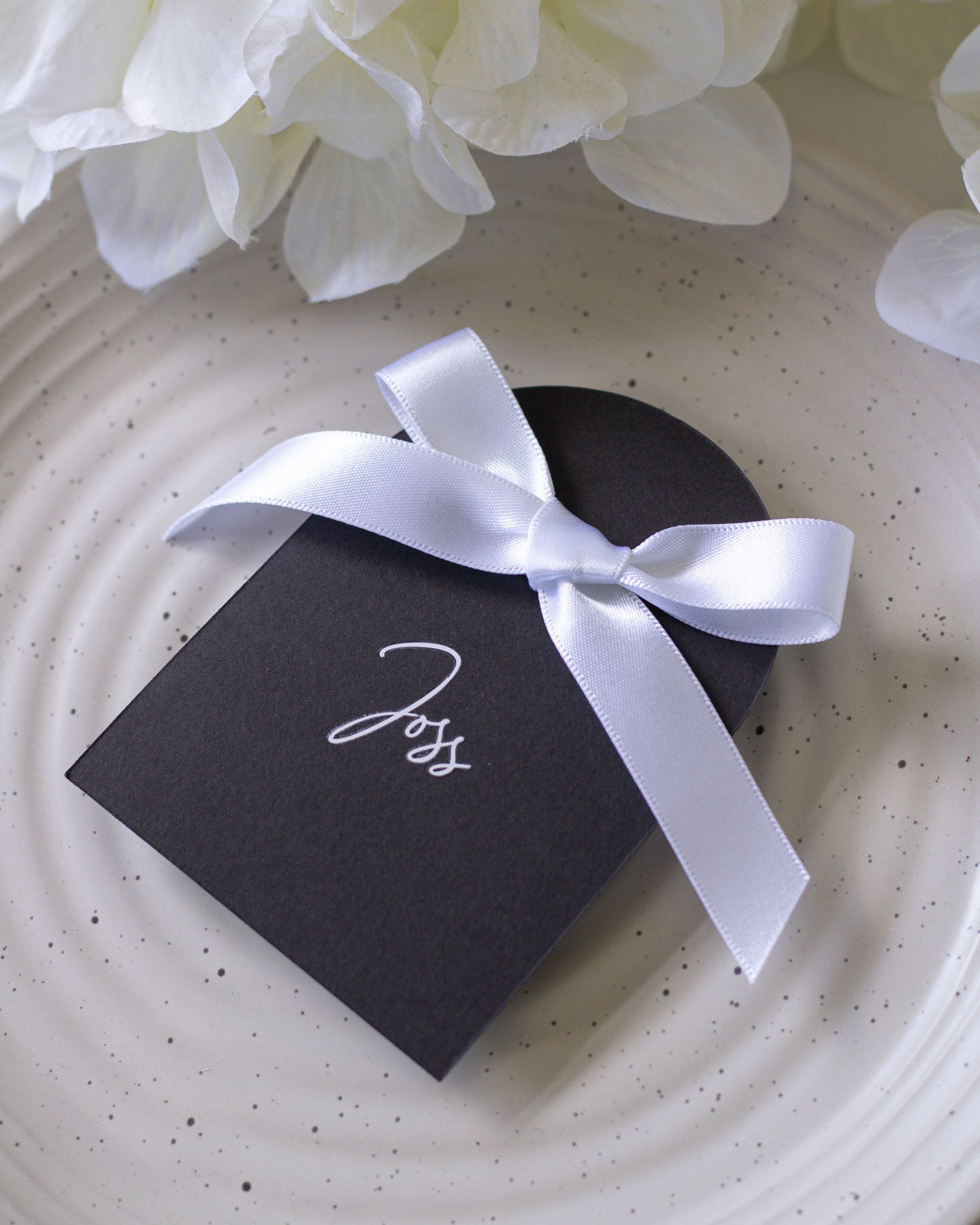 Kelly - Marque - place - Marque - place - Luxe Carterie Studio