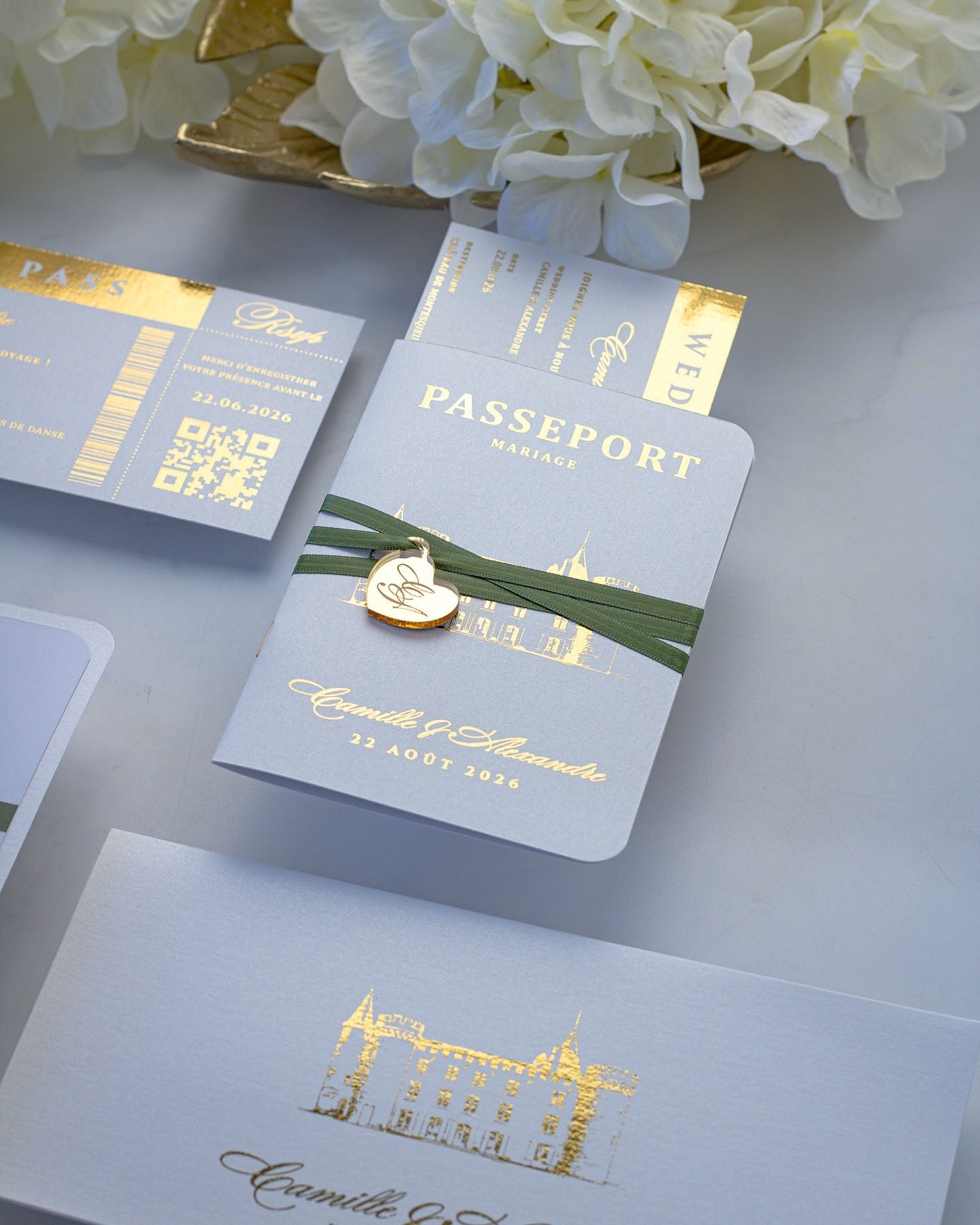 Mila - Passeport - Faire - part - Sans pochette - Aucune enveloppe - Luxe Carterie Studio