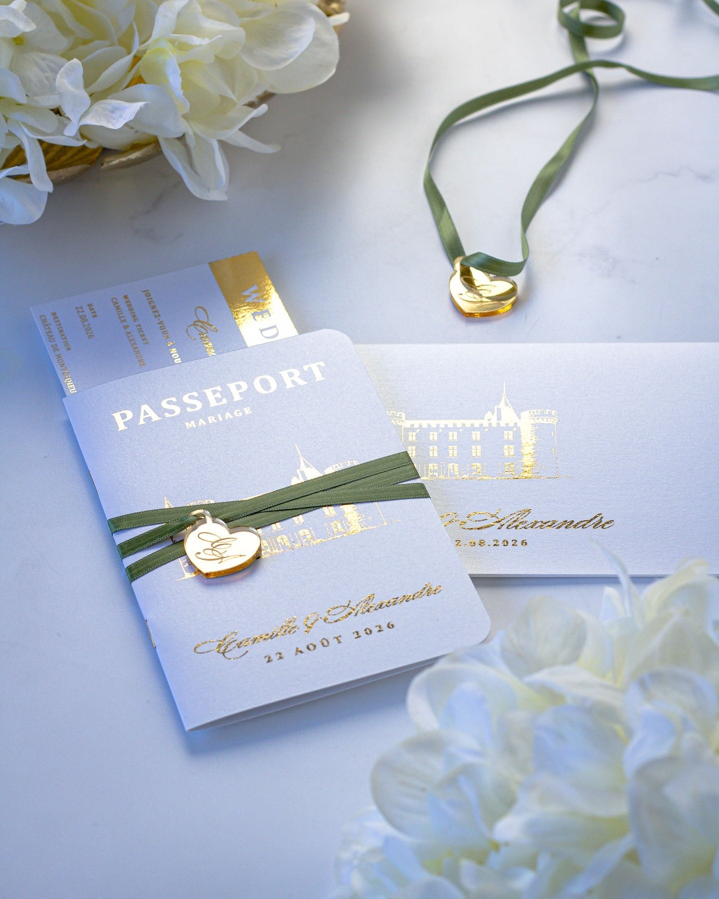 Mila - Passeport - Faire - part - Sans pochette - Aucune enveloppe - Luxe Carterie Studio