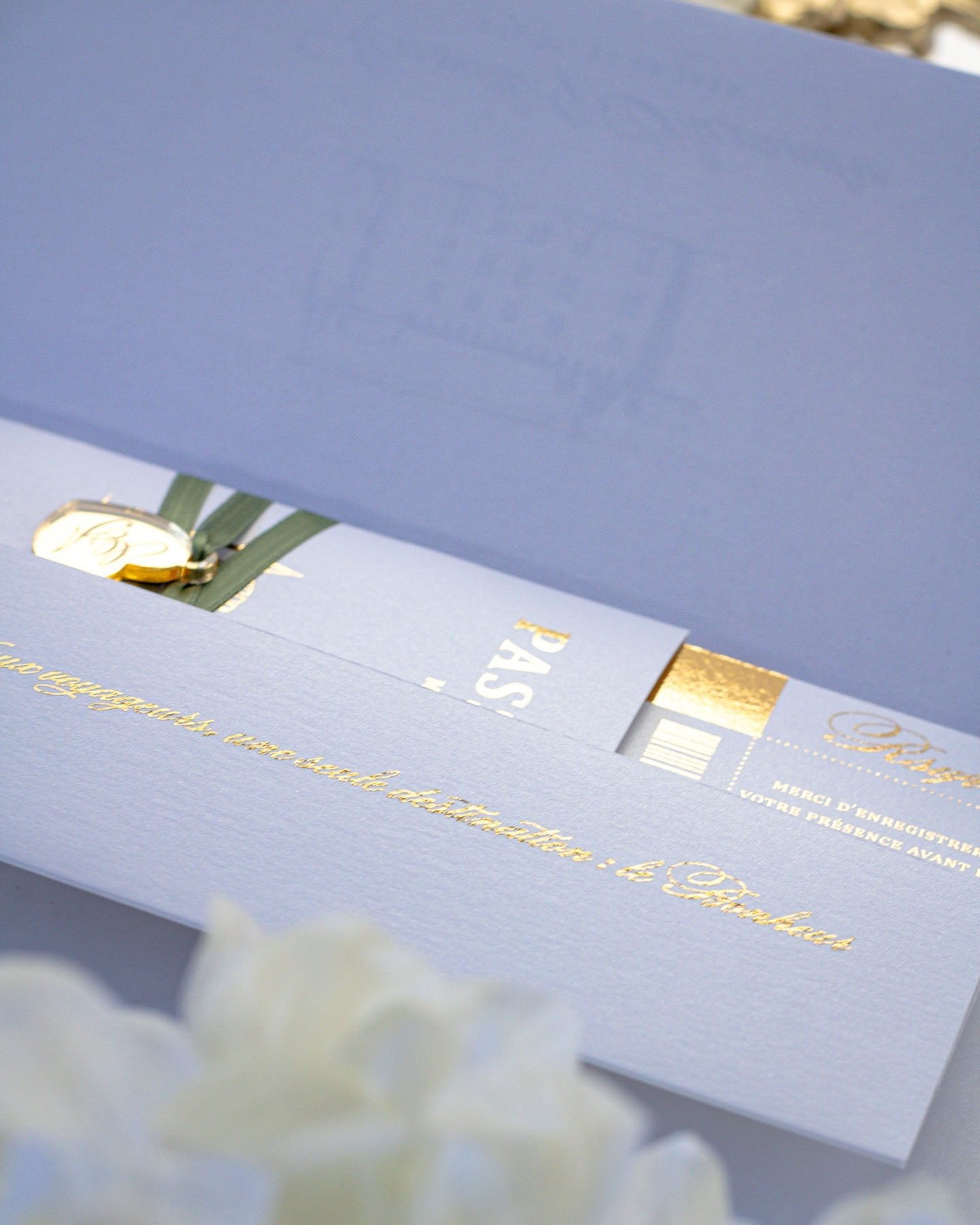 Mila - Passeport - Faire - part - Sans pochette - Aucune enveloppe - Luxe Carterie Studio