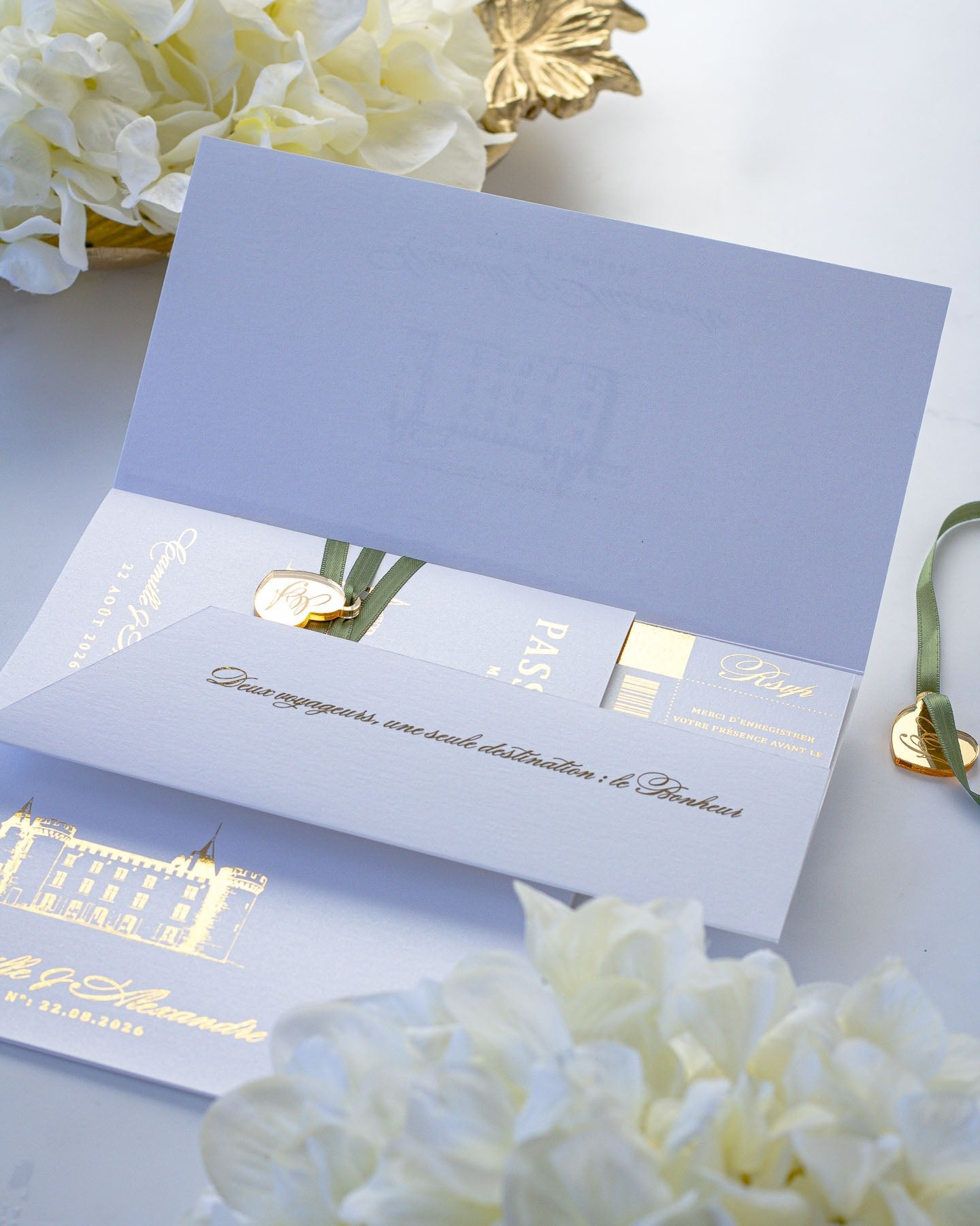 Mila - Passeport - Faire - part - Sans pochette - Aucune enveloppe - Luxe Carterie Studio