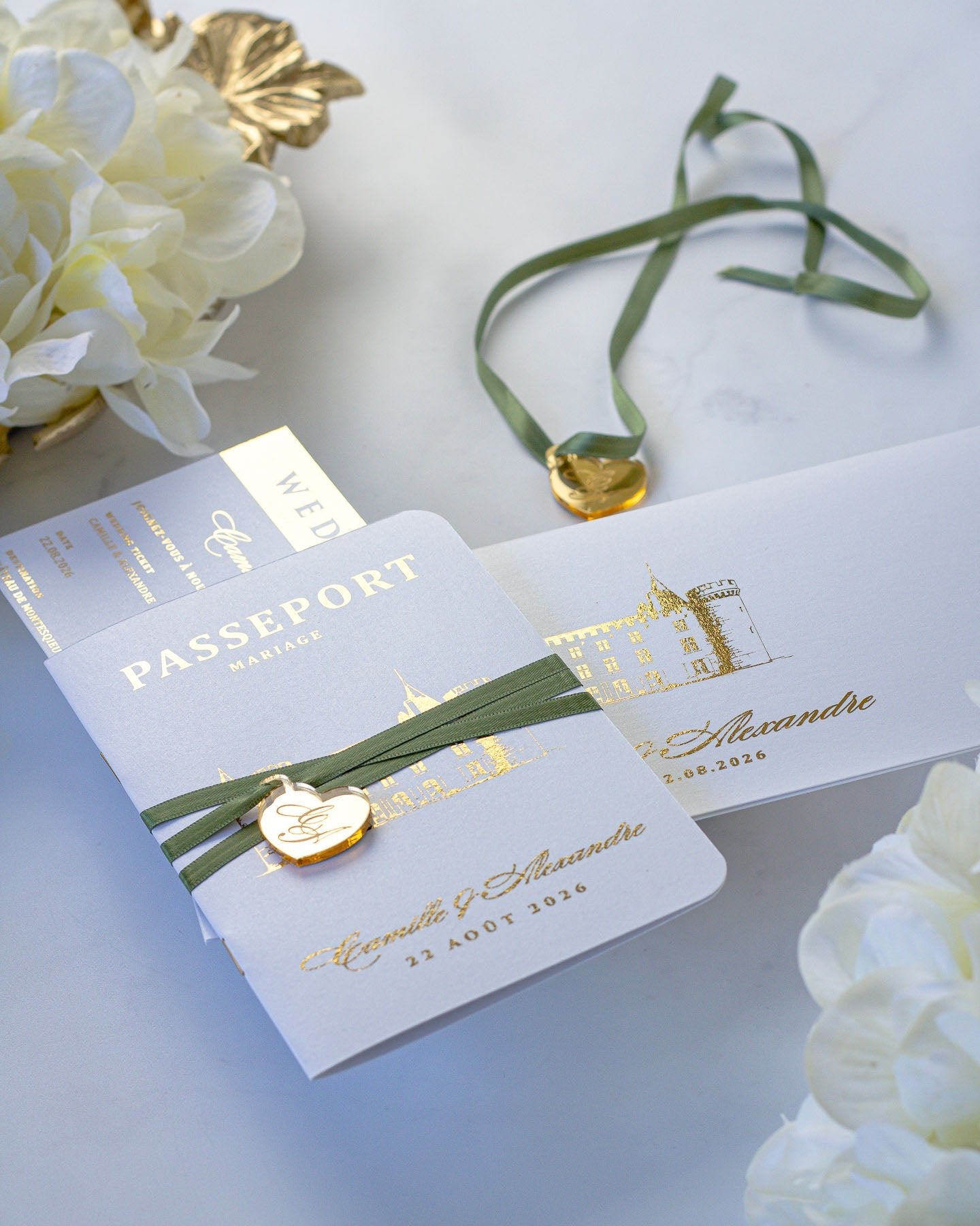 Mila - Passeport - Faire - part - Sans pochette - Aucune enveloppe - Luxe Carterie Studio