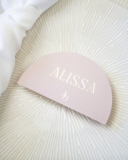 "Rea - Marque-place" – Marque-place chic, élégant et romantique avec dorure or pour réception de mariage – Papeterie de mariage - Wedding stationery - Création Luxe Carterie Studio