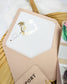 "Sora - Passeport" - Faire-part de mariage passeport, wedding destination, chic, original et romantique avec dorure or - Création Luxe Carterie Studio